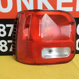 Foco Trasero izq Dodge Van 97-03