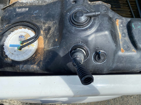 Tanque de Gasolina Toyota Tacoma 16-21