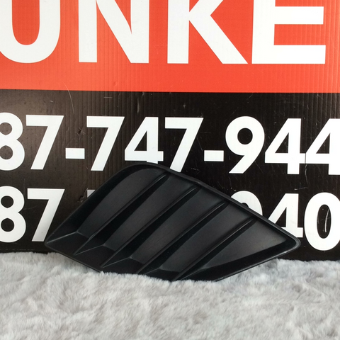 Accesorio Exterior izq de Bumper Toyota Corolla 14-16