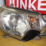 Foco delantero der Toyota Tacoma 12-15