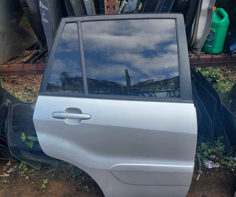 Puerta trasera der Toyota Rav4 01-05