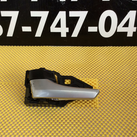 Handle interior izq Toyota Sienna/Highlander 11-19