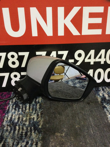 Retrovisor der Nissan Versa 20-21