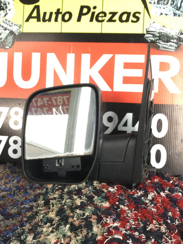 Retrovisor izq Ford Van E150/250/350 02-07