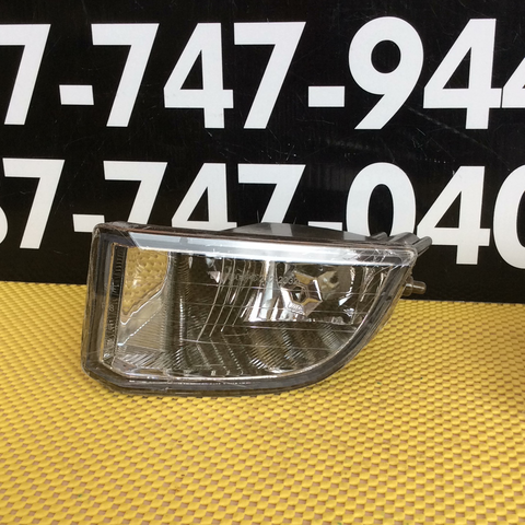Luz Antiniebla (Fog Lamp) izq Toyota Rav4 01-03