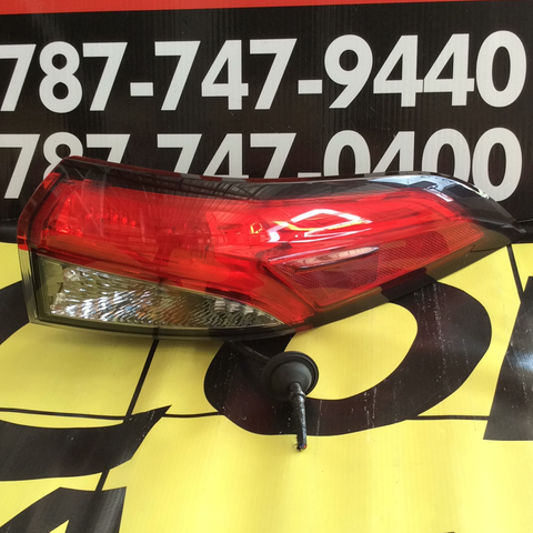 Foco Trasero der Toyota Corolla Sedan 20-24