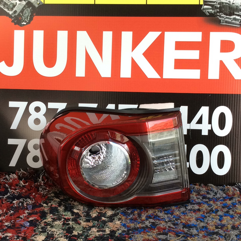 Foco trasero Izq Toyota FJ Cruiser 12-14