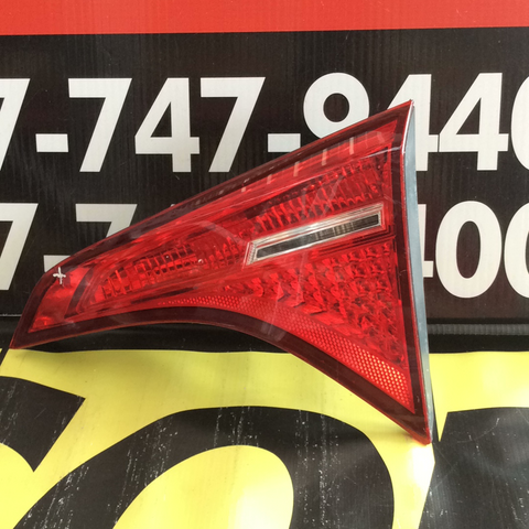 Foco Trasero de baúl der Toyota Corolla Sedan 17-19