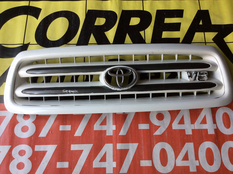 Parrilla Toyota Sequoia 01-04