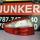 Foco Trasero izq Ford Fiesta Sedan 14-19