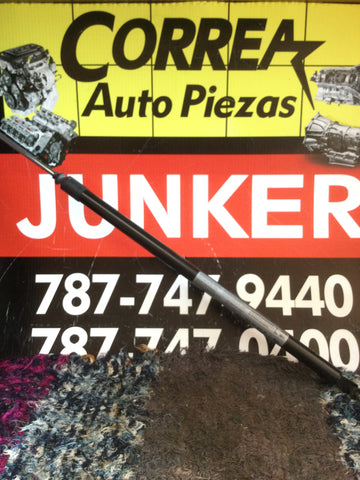 Botella Izq (Lift Cylinder Support) Honda CRV 17-21