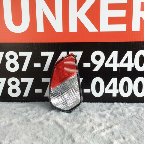 Reflector izq Mitsubishi Outlander 16-18