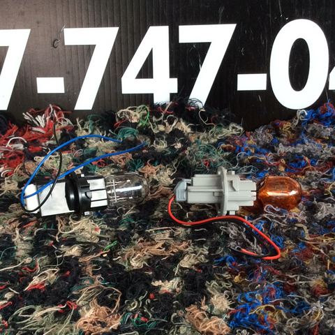 Bombilla con Plug Toyota Yaris Sedan/Mazda 16-20