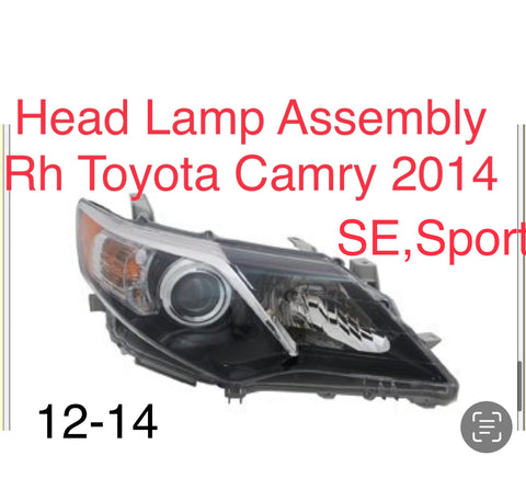 Foco delantero der Toyota Camry 12-14