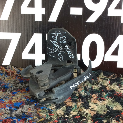 Cerradura de Bonete Mercedes C230 03-12